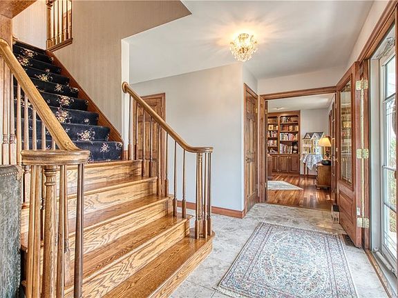 2nd image of 8578 Greenway Ct