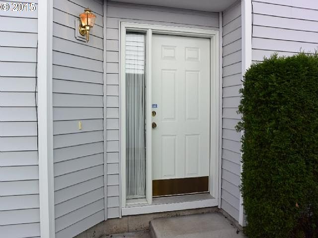 1st image of 11604 NE 32nd St