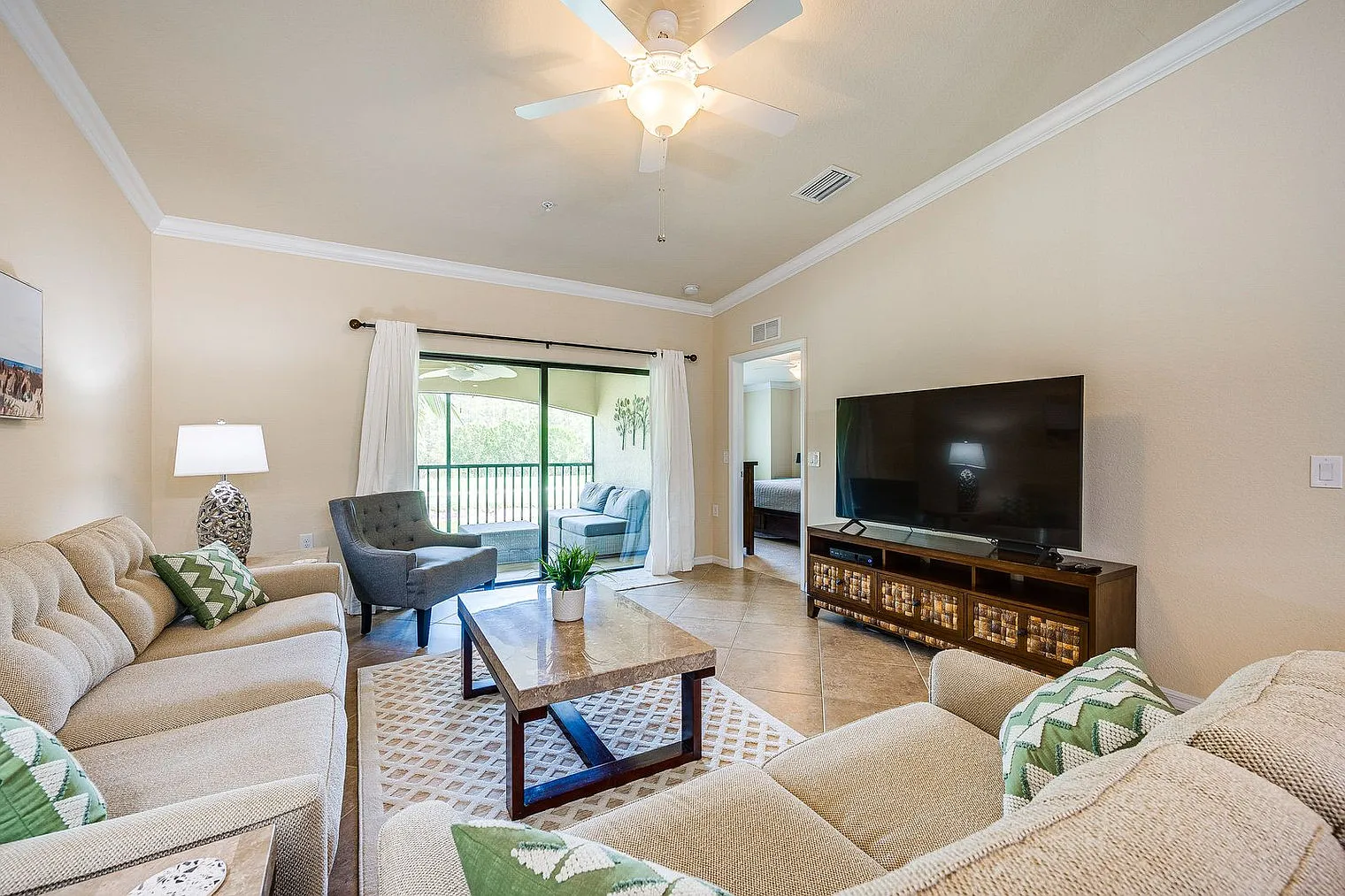 2 bed, 2.0 bath, 1657 sqft, $6,806 — Photo 3