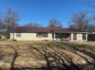943 Russwin St, Clarksdale, MS 38614