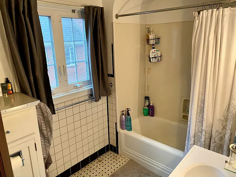 2505 Vanderbilt Ave — Photo 9