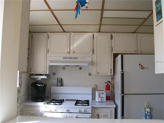 4th image of 5623 80th St N Unit 409