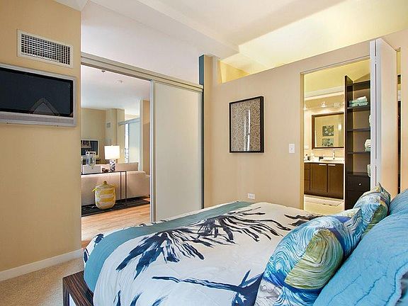 3rd image of 218 W Lake St #11