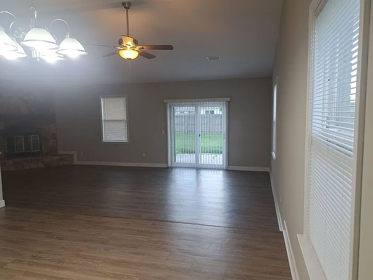 5921 Howard Rd — Photo 9
