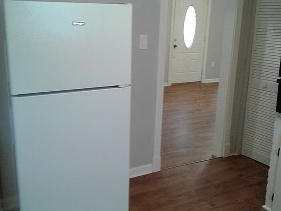 4th image of 337 W Daugherty Ave