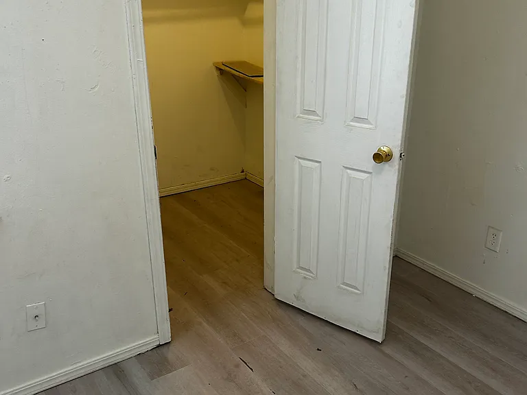 1100 SW 77th Pl — Photo 25