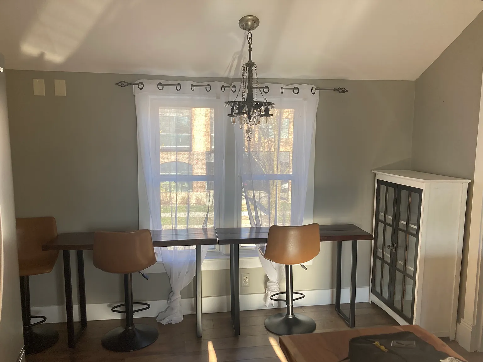 2 bed, 880 sqft, $2,200 — Photo 3