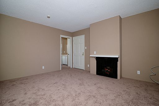 4th image of 1310 G St APT 02
