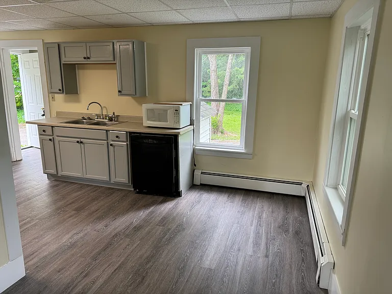 35 Dyer St — Photo 3