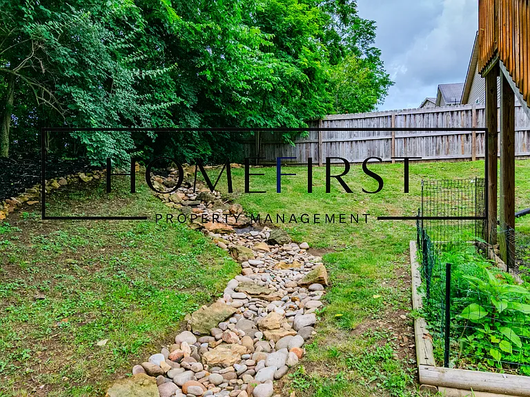 112 Newport Ln — Photo 47