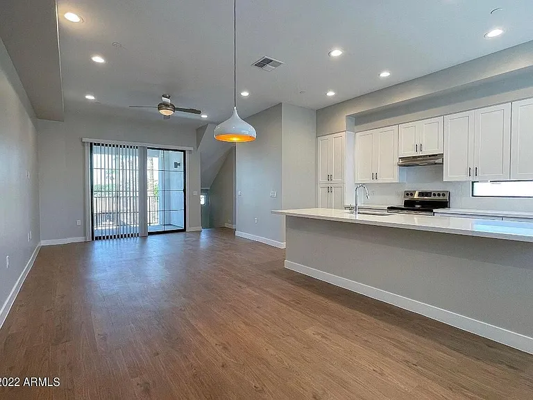 3215 E Flower St #20 — Photo 36