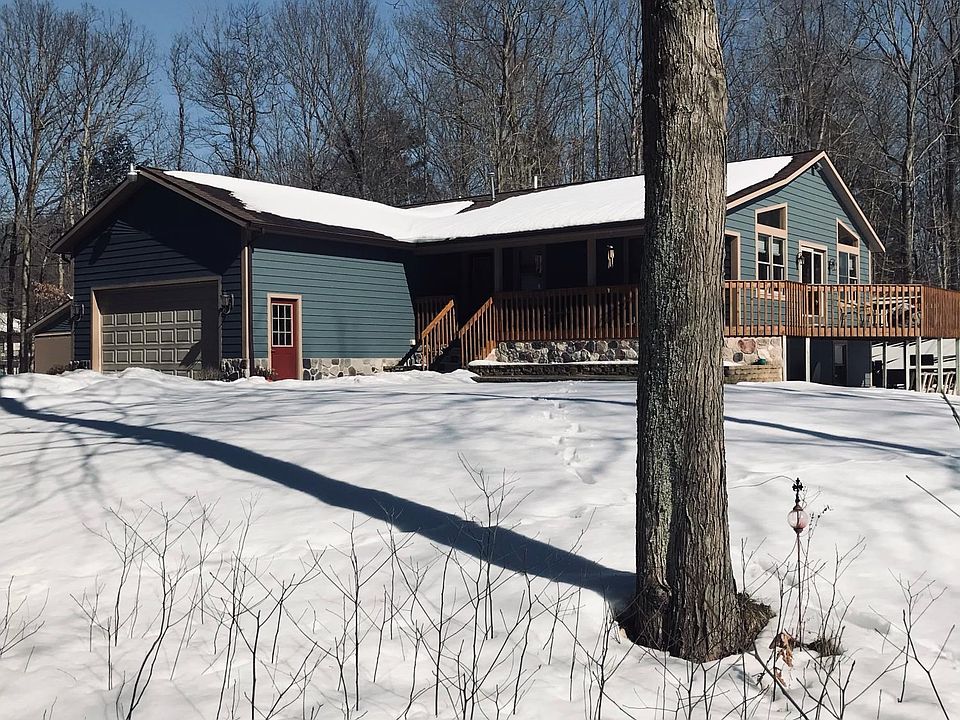 2nd image of 15014 Hickory St