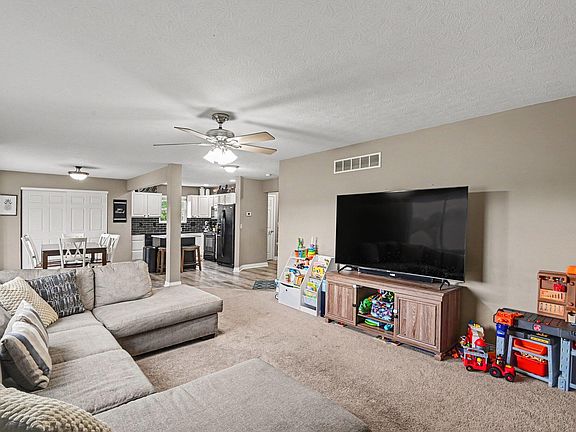 3rd image of 6821 Gordon Blvd