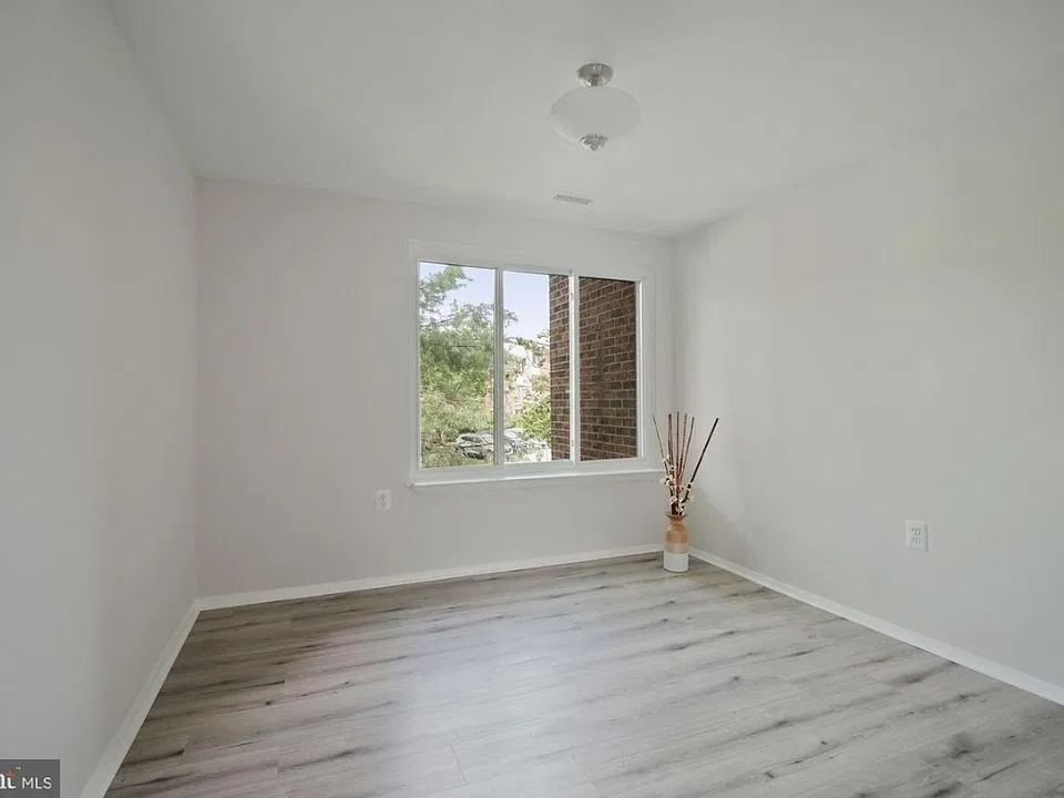 Second Bedroom (Small)