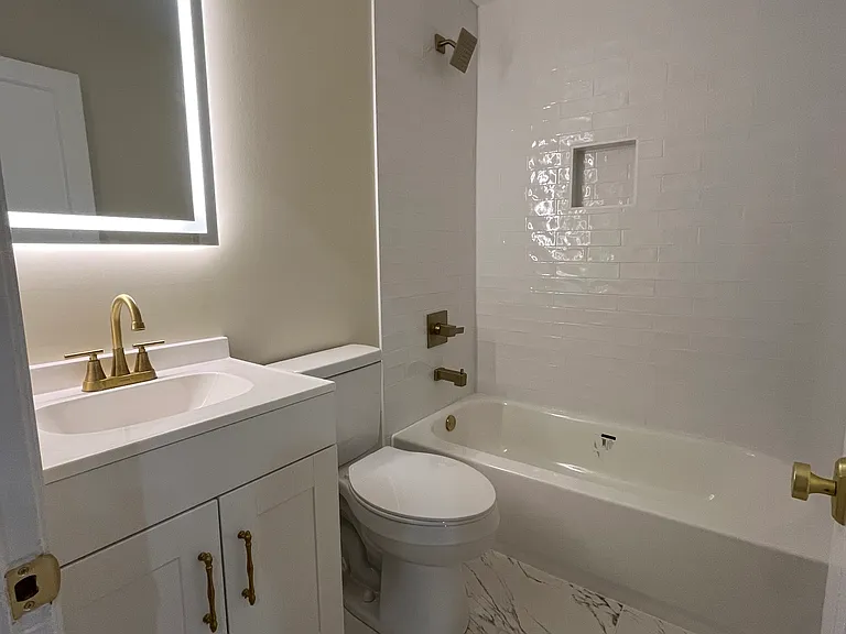 114 S Bayly Ave #1 — Photo 7