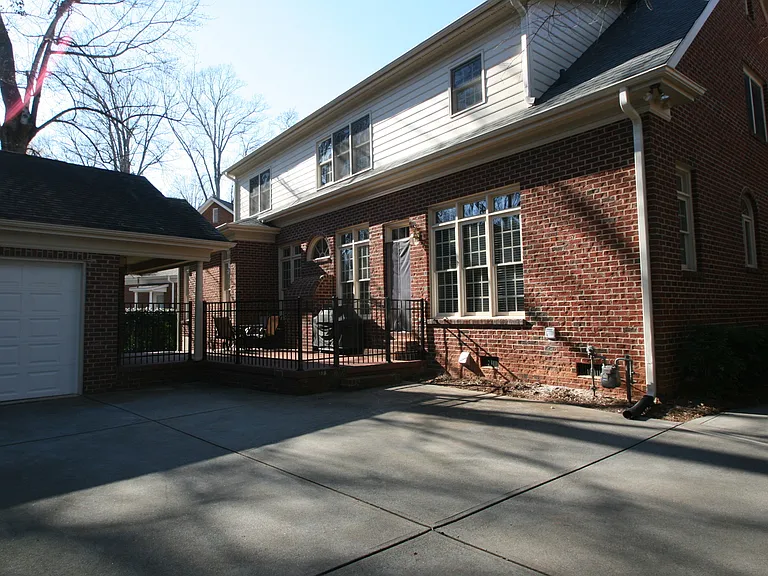 1105 Randolph Oaks Ct — Photo 32