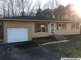 3811 Ridgecrest Cir SW, Huntsville, AL 35805