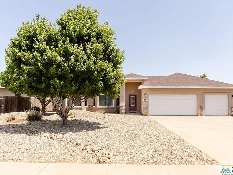3008 Fred Daugherty Dr — Photo 2