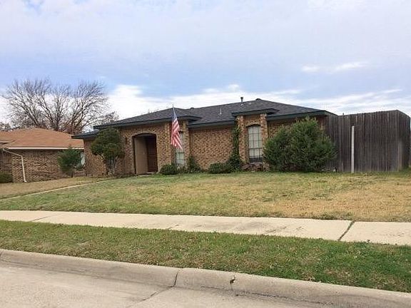 3rd image of 1737 Glencairn Ln