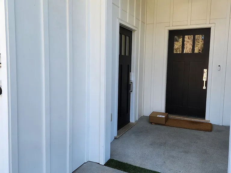 13504 Chandler Blvd — Photo 7
