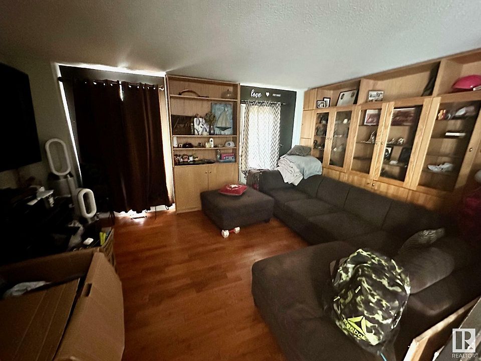 2nd image of 25 Franklin Pl