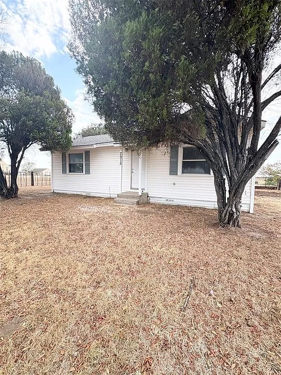 2 bed, 851 sqft, $1,800 — Photo 2