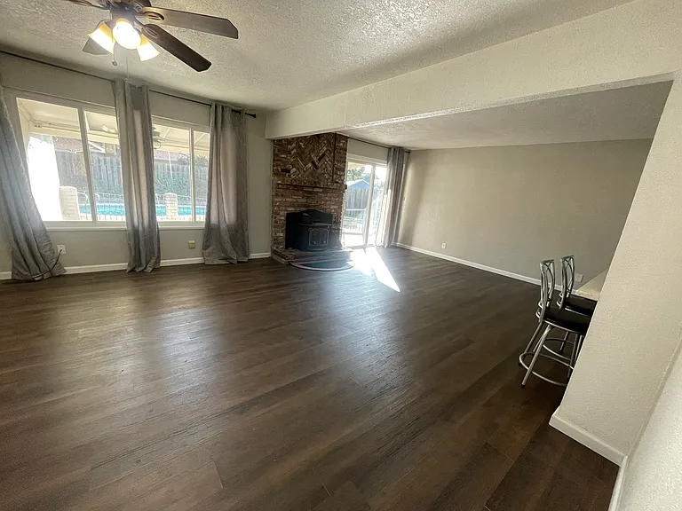 1140 Lake Home Dr — Photo 8