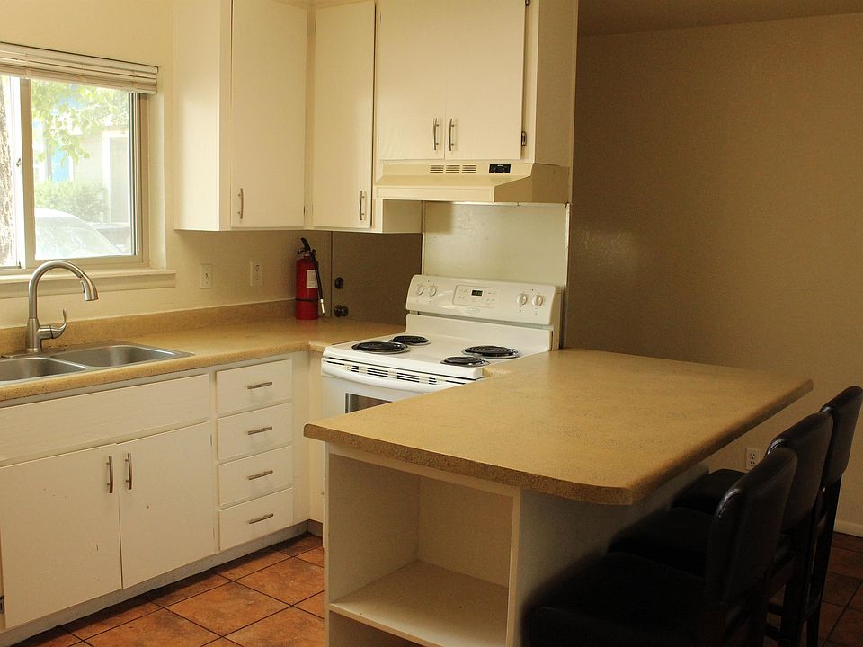 1st image of 302 S Verde St #1