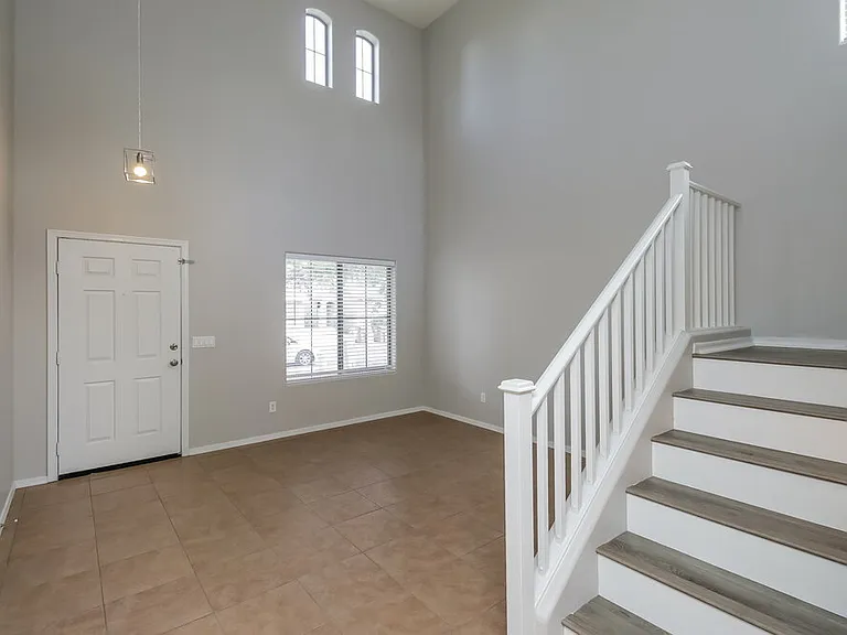 491 E Christopher St — Photo 7