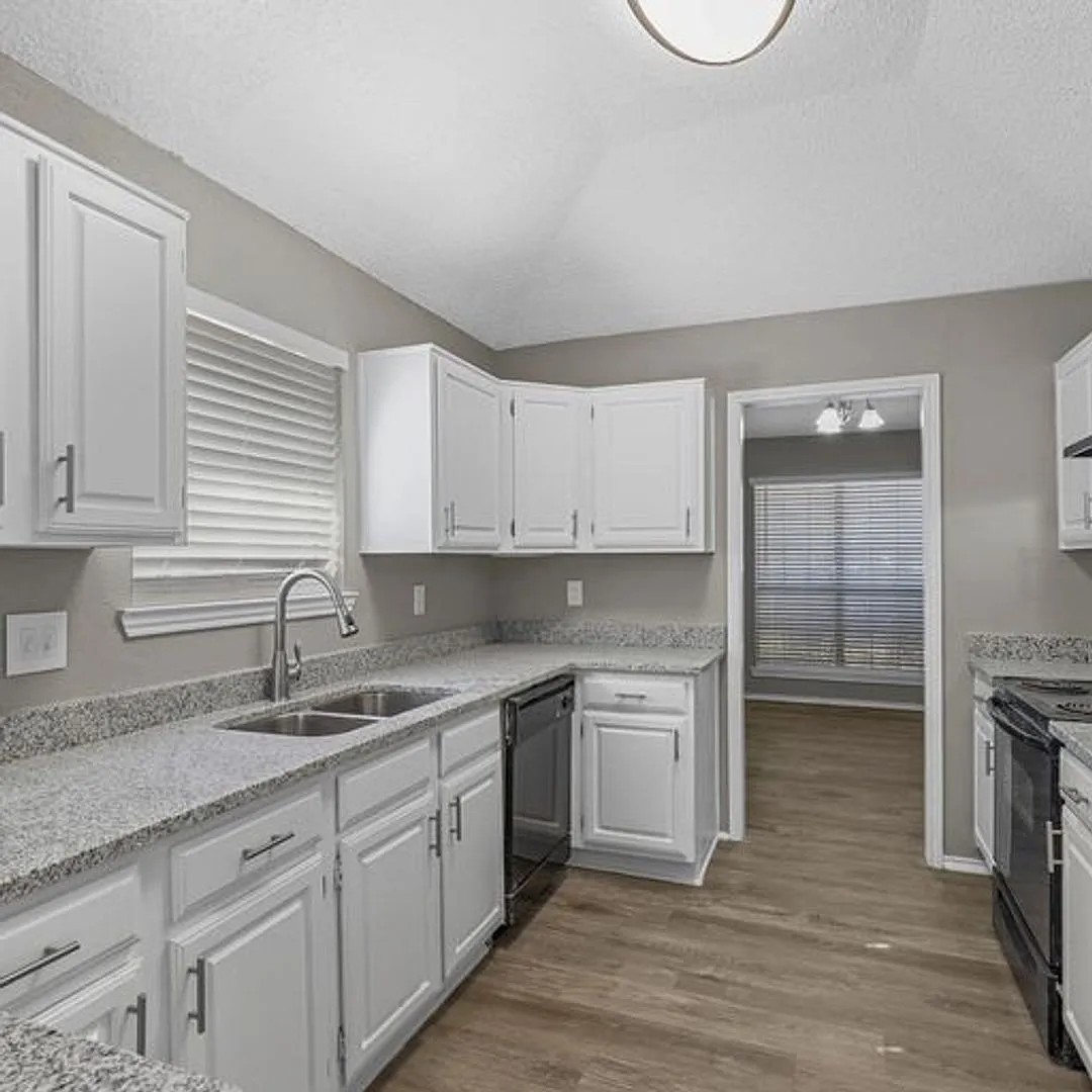 4043 Saint Christopher Ln — Photo 4