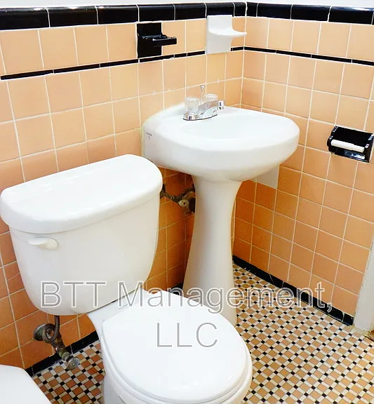 8210 Greenwood Ave #4 — Photo 29
