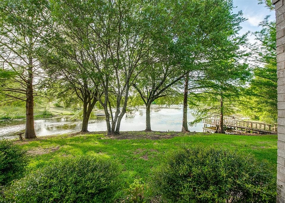 1st image of 307 Twin Lakes Dr