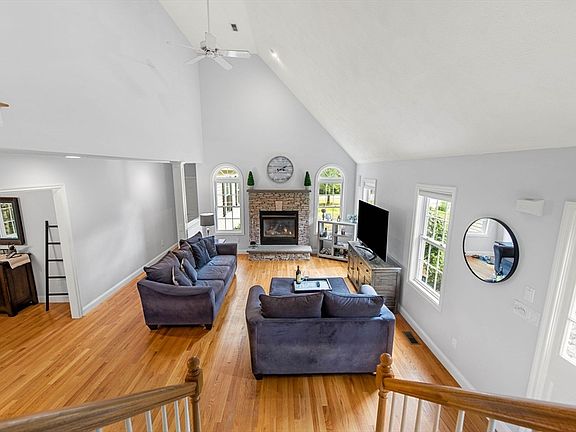 5th image of 7 Duncan Dr