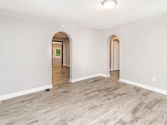5th image of 708 Mount Vernon Ave