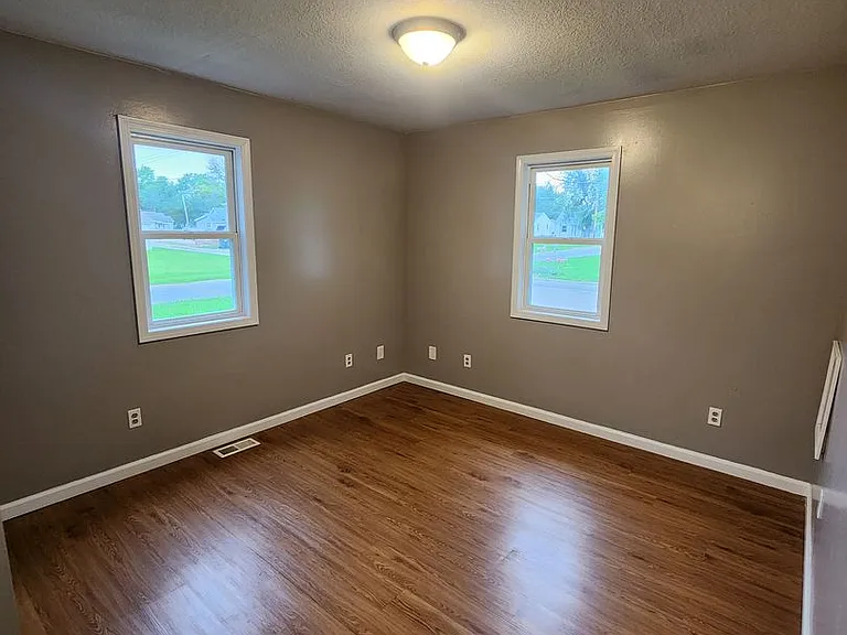 1151 Johnson Ave — Photo 4