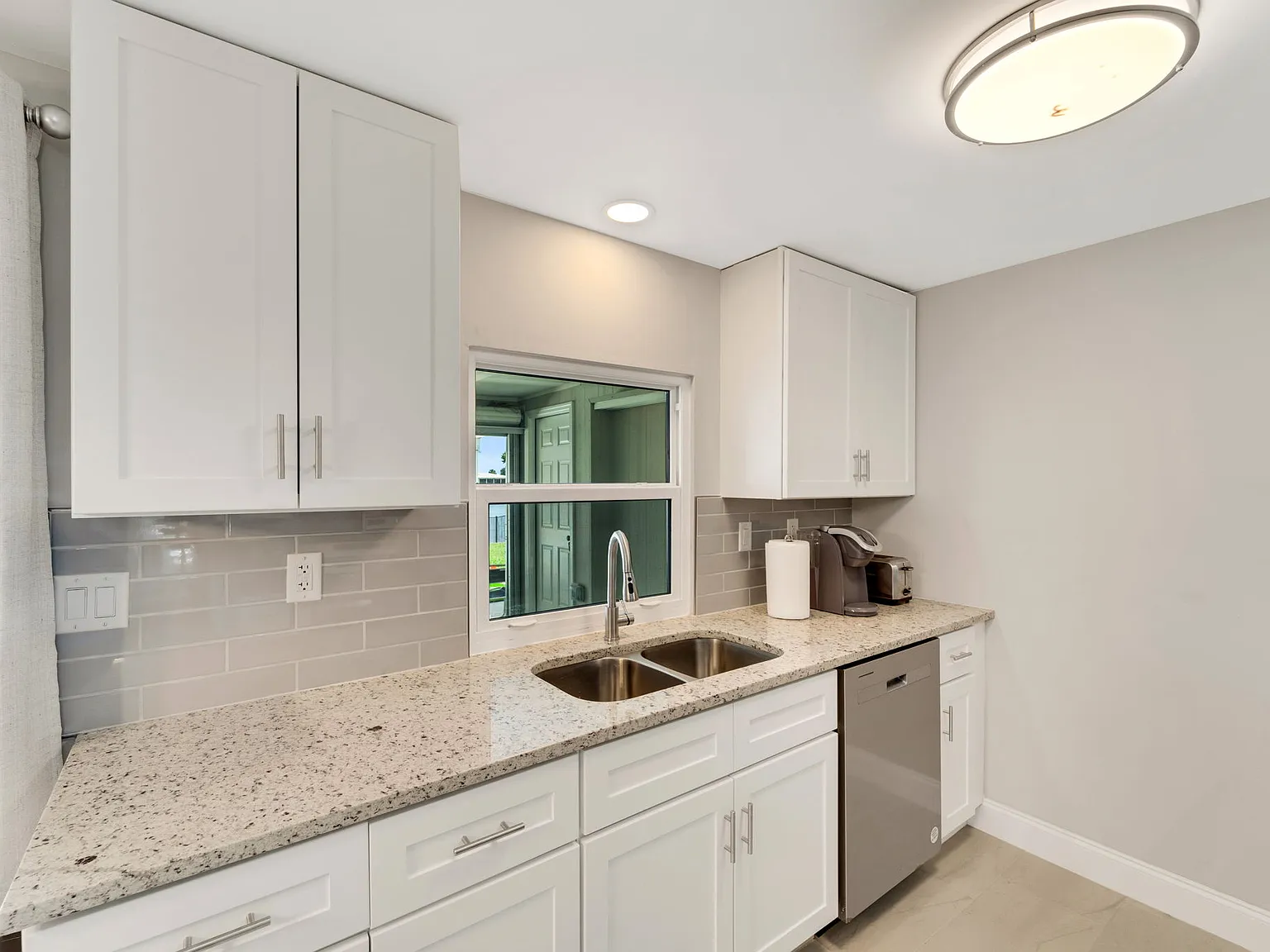 3 bed, 1200 sqft, $2,600 — Photo 3