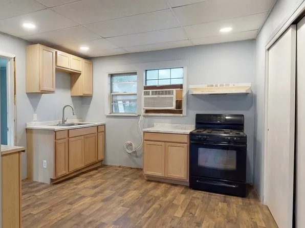 123 S 4th St #Gs, Pond Creek, OK 73766