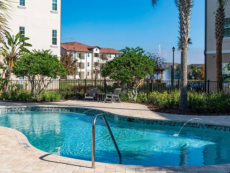 Tuscan Reserve Apartments — Photo 9