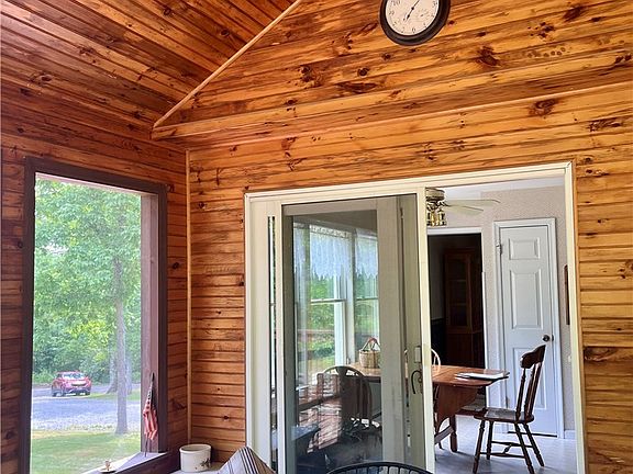 5th image of 118 Snowburg Rd