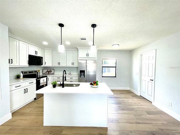 5th image of 2952 Morris Dr