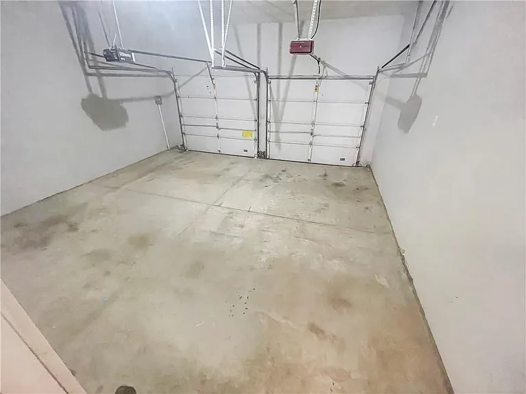 140 Calborne Ct — Photo 16