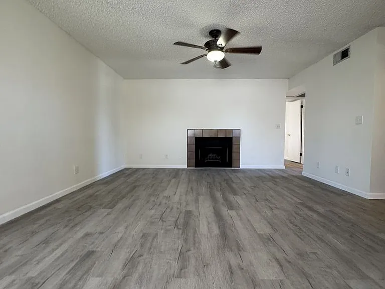 850 S River Dr — Photo 15