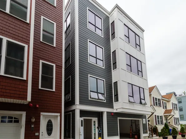 165-167 Bowen St #3, Boston, MA 02127