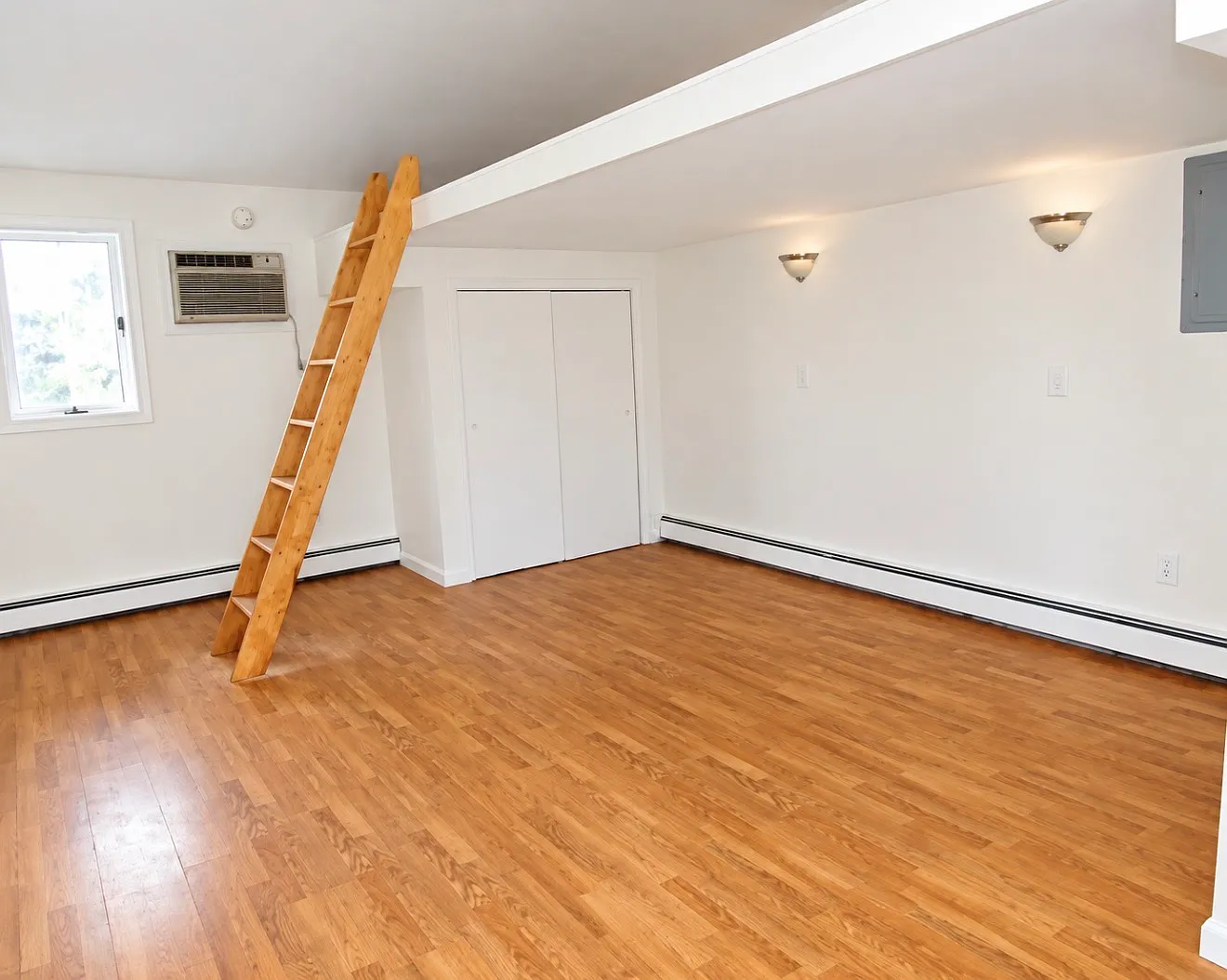 Studio, $1,800 — Photo 3