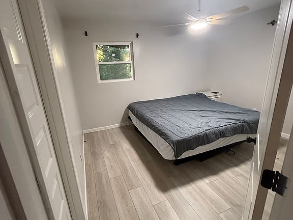 3rd image of 19 Ross Ave