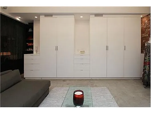 Rented by Douglas Elliman | media 17