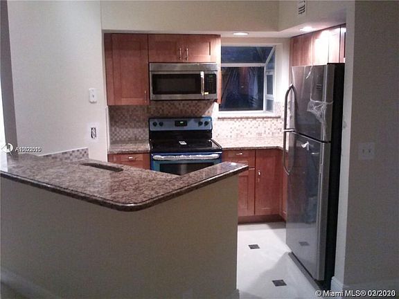 3rd image of 3400 Pinewalk Dr N APT 933