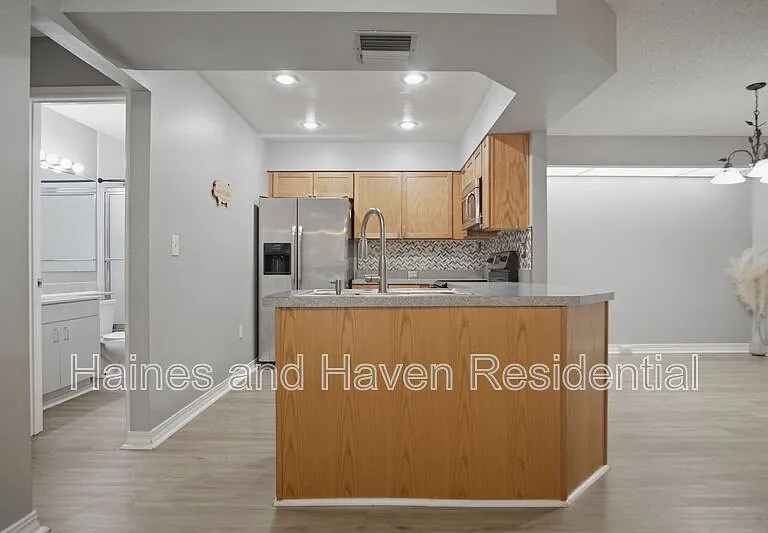 157 Coventry Cir — Photo 12