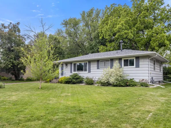 4333 Diamond Dr, Eagan, MN 55122