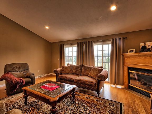 5th image of 6056 Bay Hill Cir
